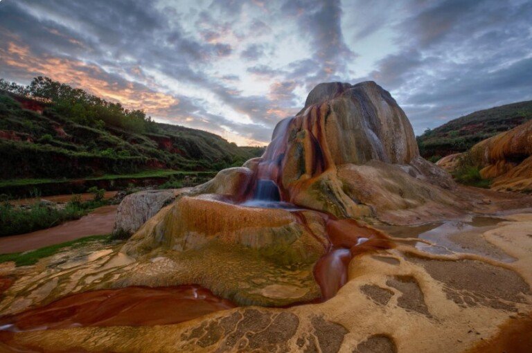 Les Geysers d'Analavaory près d'Ampefy